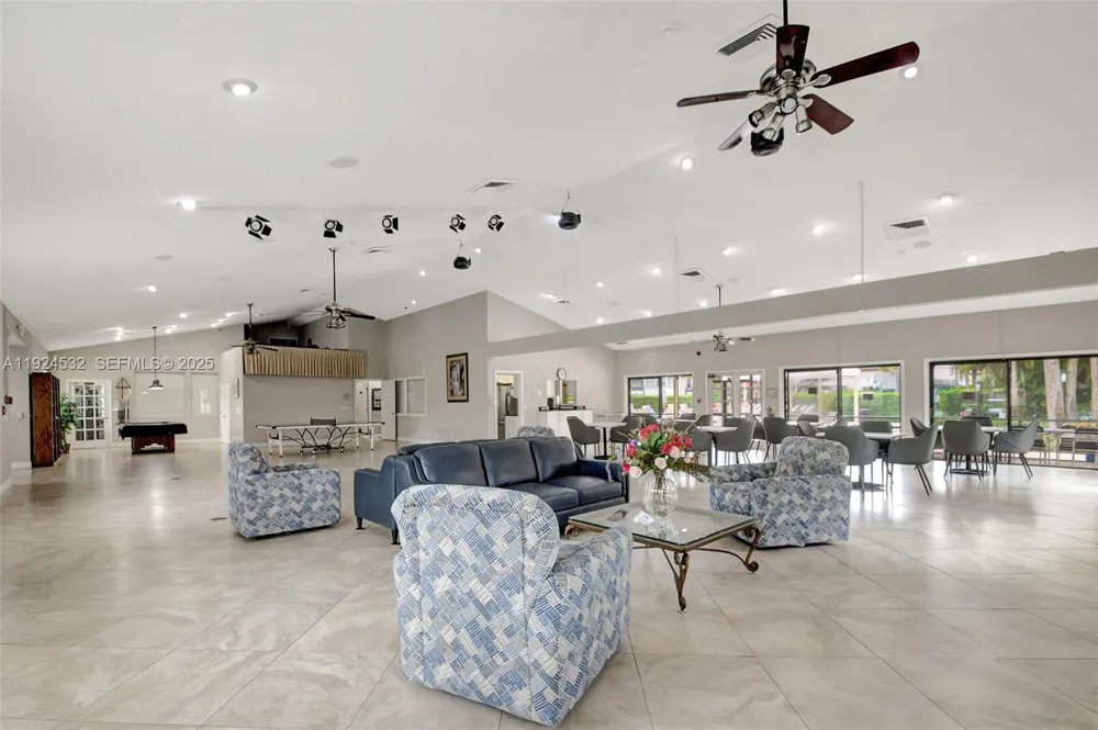 3259 Perimeter Dr #3259 Green Acres, FL 33467