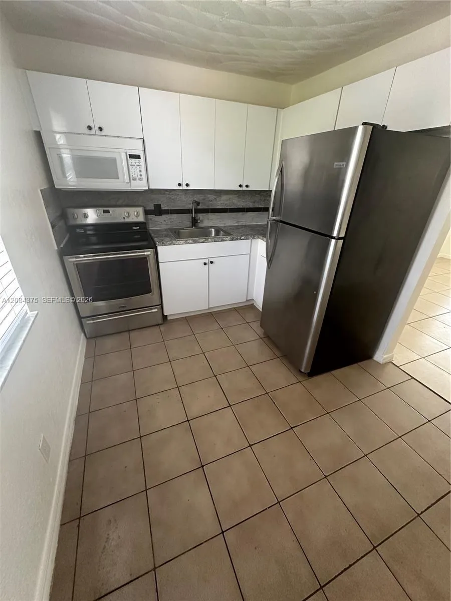 4120 SW 19th St #2 West Park, FL 33023