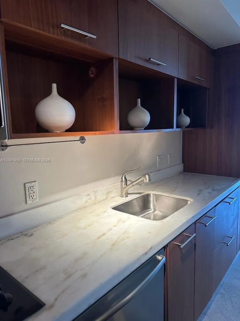 50 Biscayne Blvd #903 Miami, FL 33132
