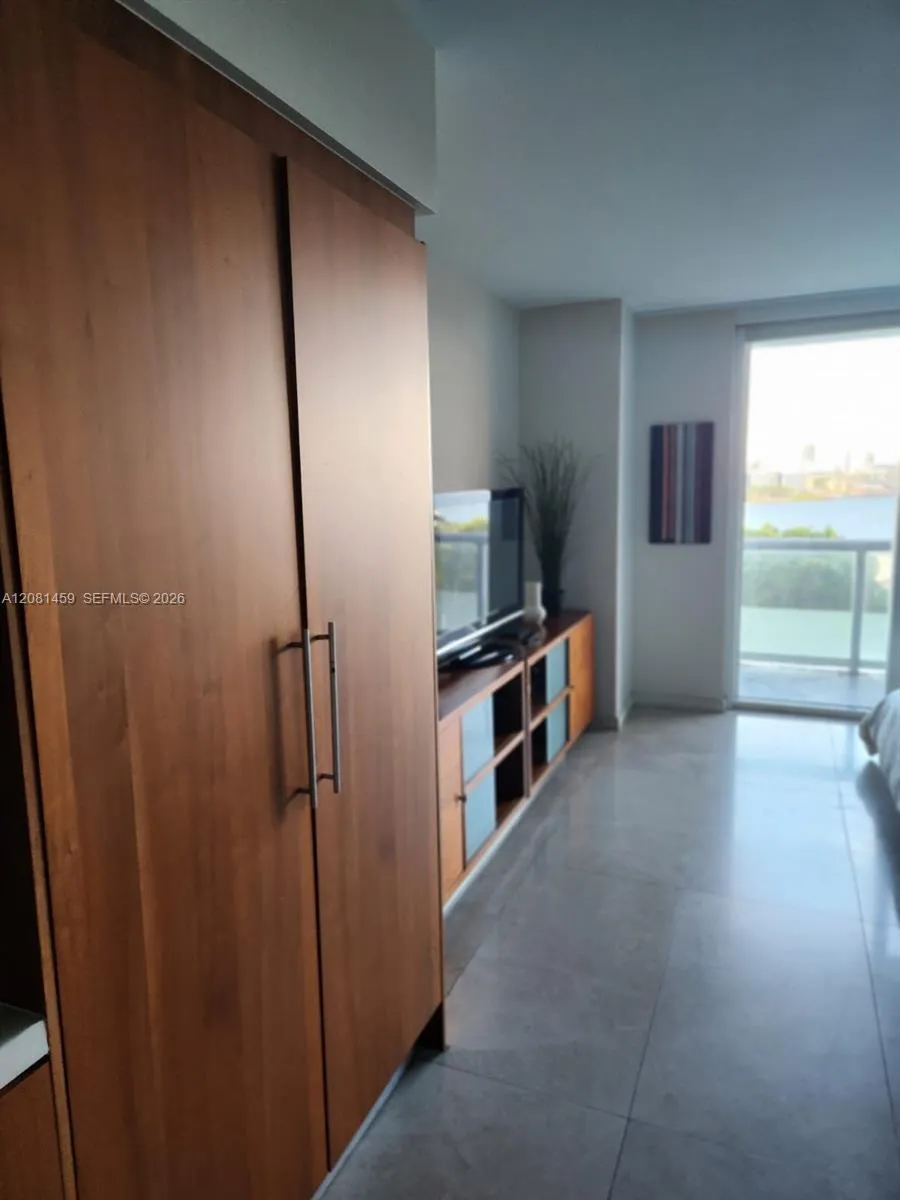 50 Biscayne Blvd #903 Miami, FL 33132