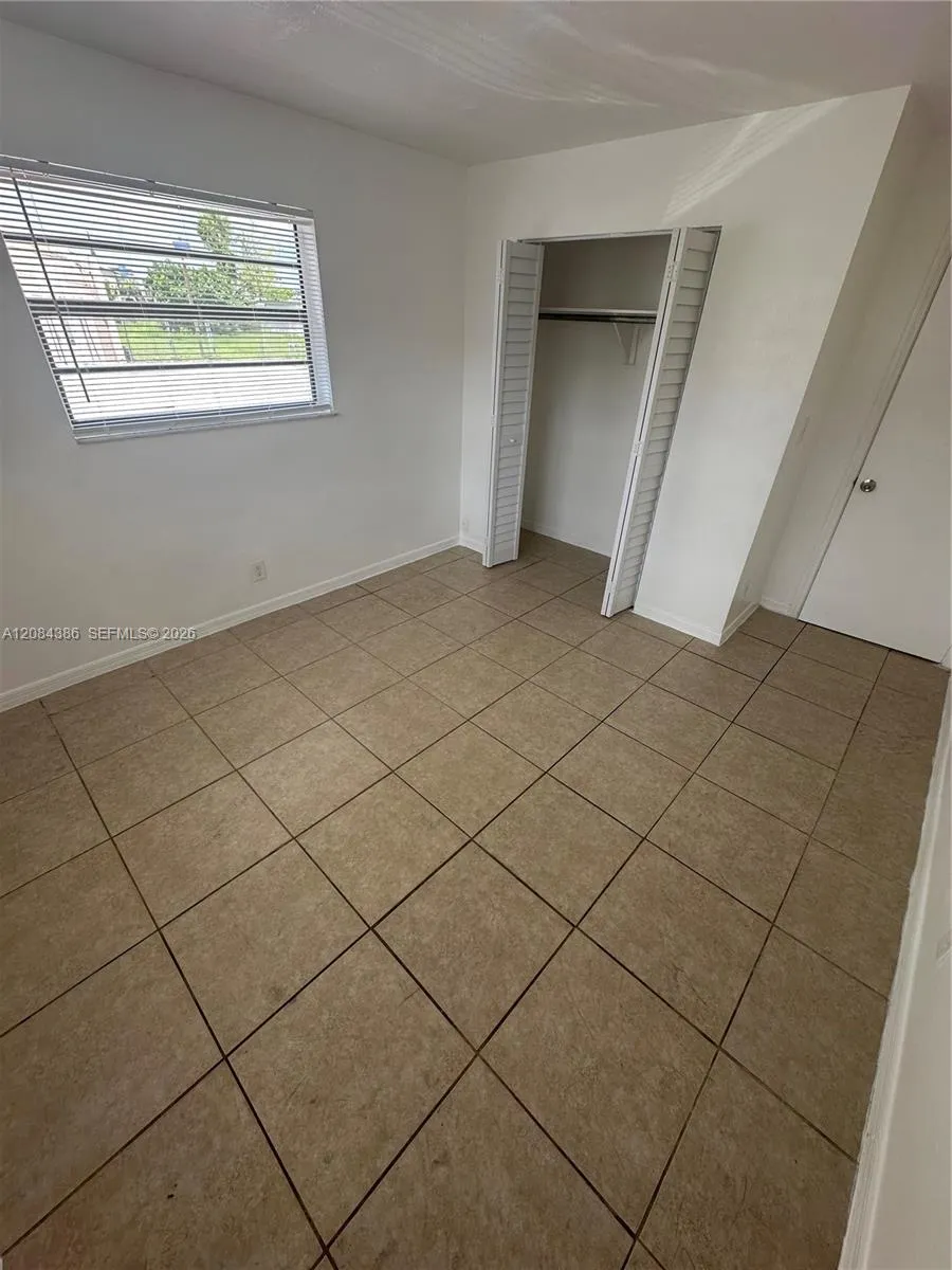 4120 SW 19th St #1 West Park, FL 33023