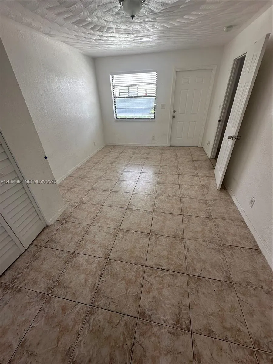 4120 SW 19th St #1 West Park, FL 33023