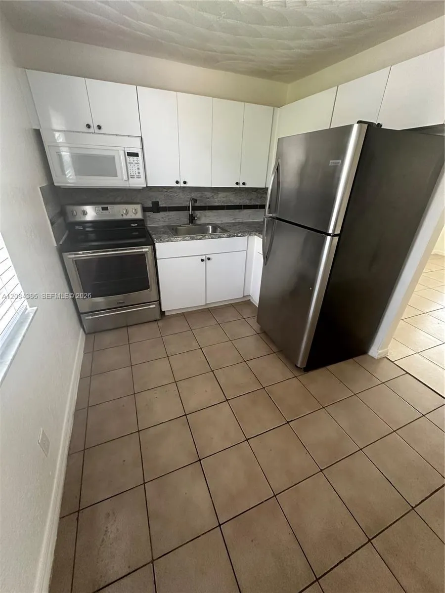 4120 SW 19th St #1 West Park, FL 33023