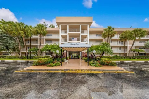 3051 S PALM AIRE DRIVE #408
