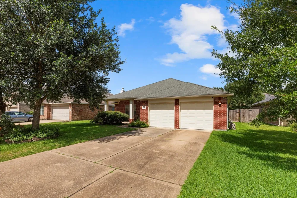3319 Oil Baron Lane Manvel, TX 77578