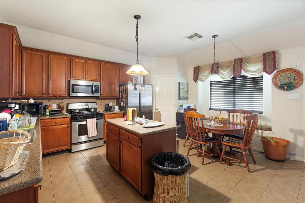 3319 Oil Baron Lane Manvel, TX 77578