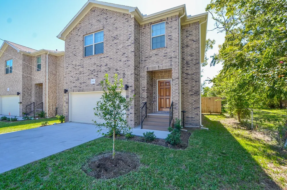 924 E 39th Street Houston, TX 77022
