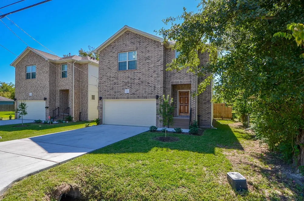924 E 39th Street Houston, TX 77022