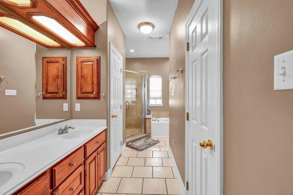61 Parsley Court Lake Jackson, TX 77566