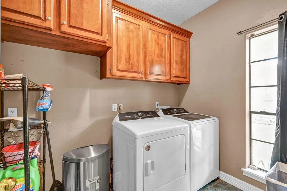 61 Parsley Court Lake Jackson, TX 77566