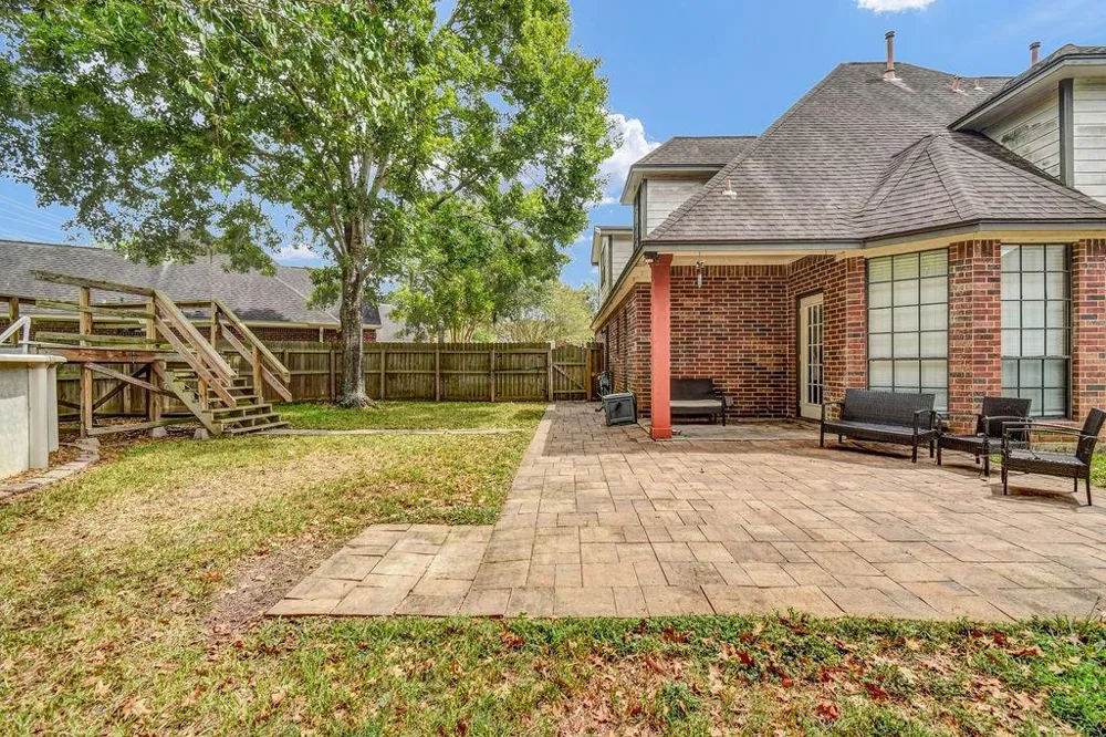 61 Parsley Court Lake Jackson, TX 77566