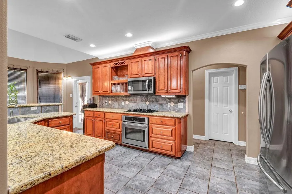61 Parsley Court Lake Jackson, TX 77566