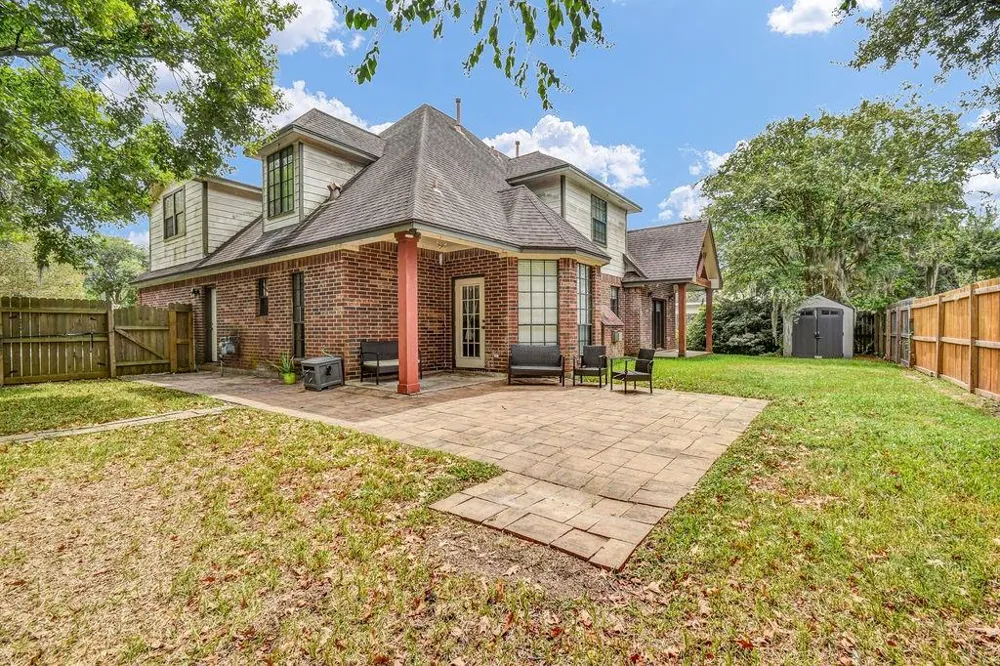 61 Parsley Court Lake Jackson, TX 77566
