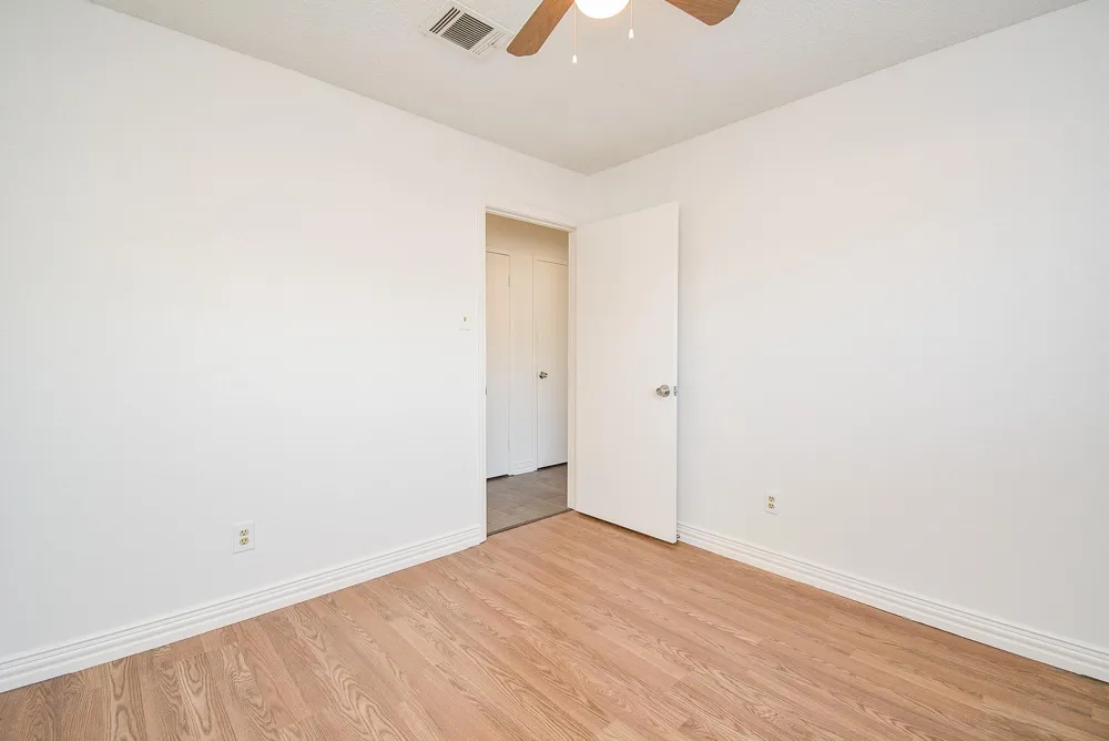 4906 E Orem Drive Houston, TX 77048
