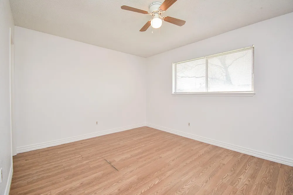 4906 E Orem Drive Houston, TX 77048