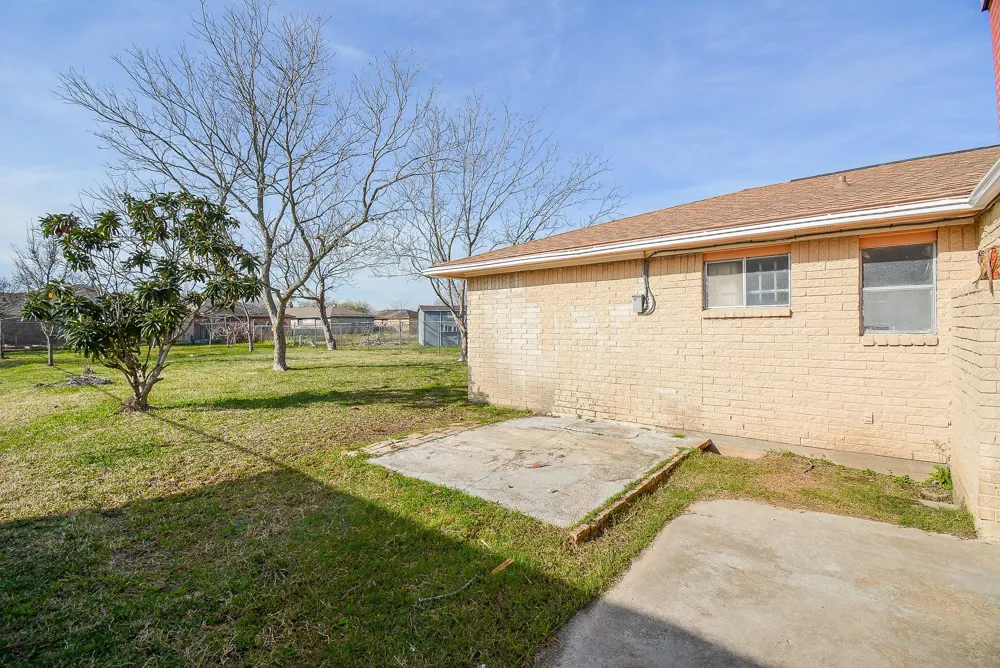 4906 E Orem Drive Houston, TX 77048