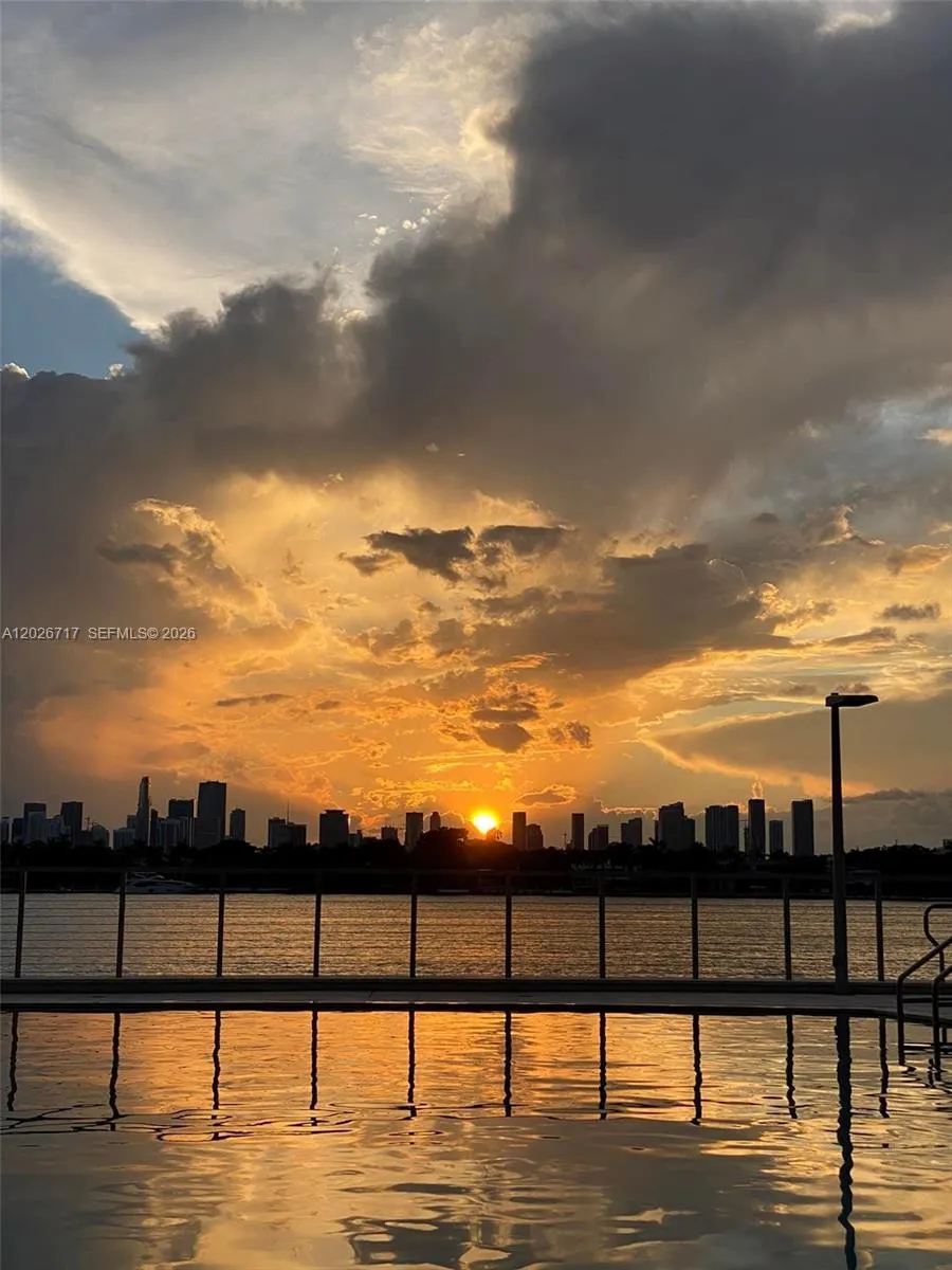 800 West Ave #342 Miami Beach, FL 33139
