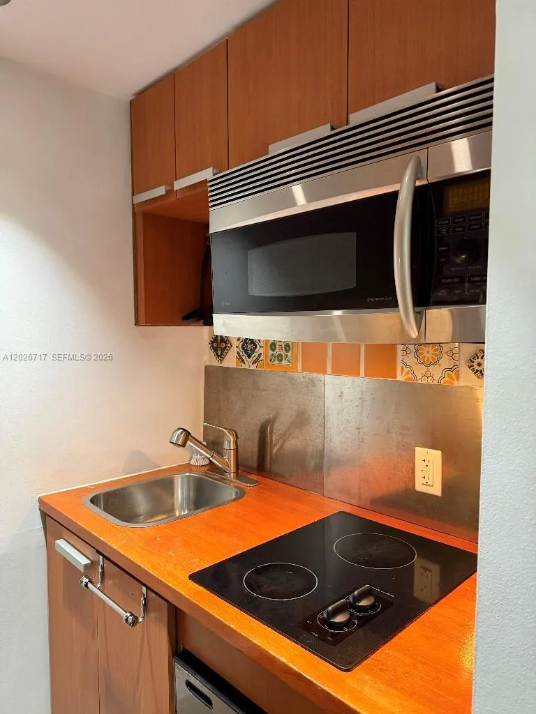 800 West Ave #342 Miami Beach, FL 33139