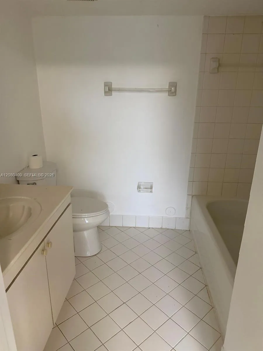 2900 SE 12th Rd #101-28 Homestead, FL 33035