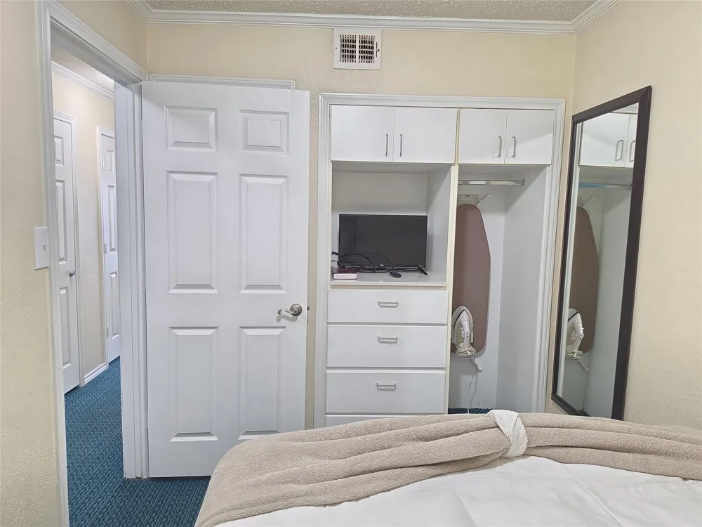 6102 Seawall Boulevard #306 Galveston, TX 77551