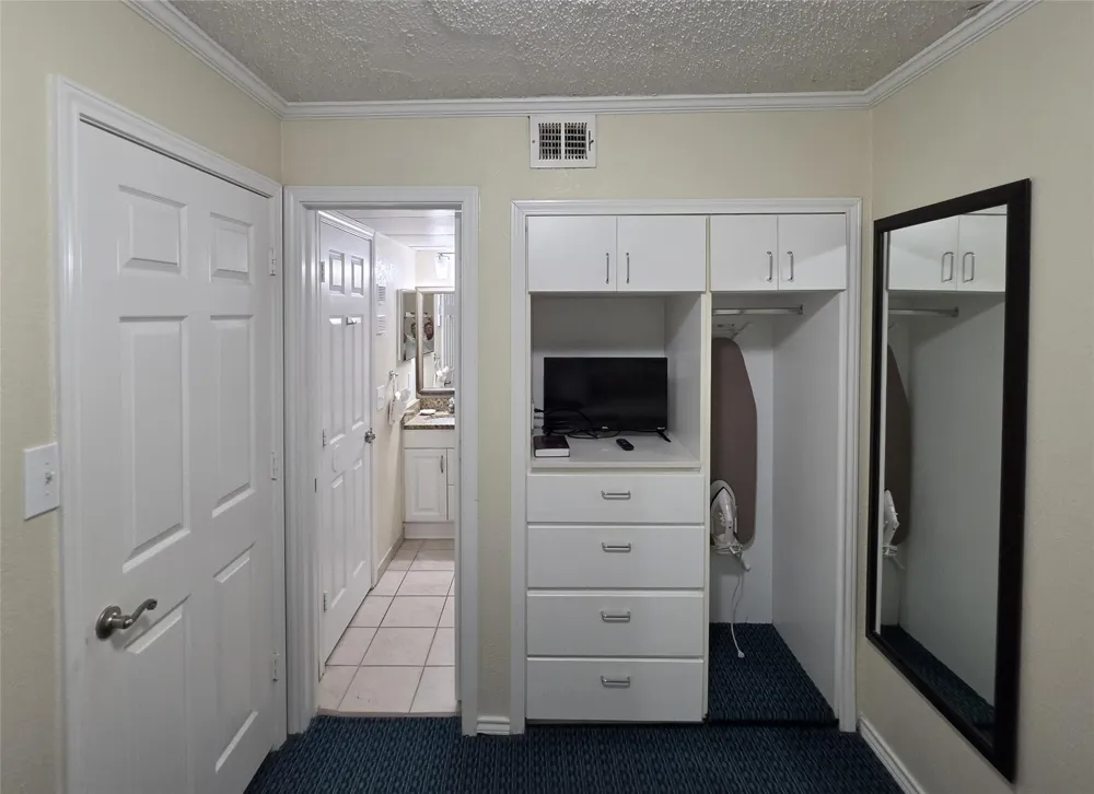 6102 Seawall Boulevard #306 Galveston, TX 77551