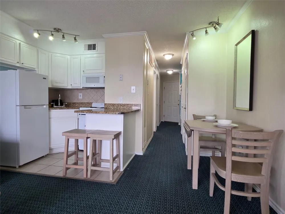 6102 Seawall Boulevard #306 Galveston, TX 77551