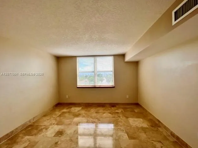 1555 Treasure Dr #412 North Bay Village, FL 33141