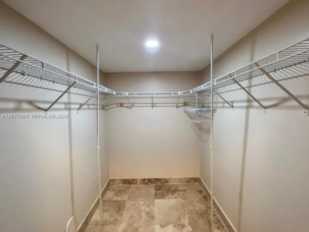 1555 Treasure Dr #412 North Bay Village, FL 33141