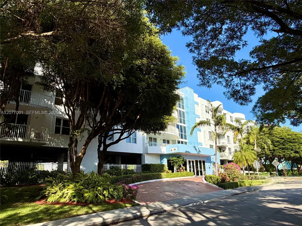 1555 Treasure Dr #412 North Bay Village, FL 33141