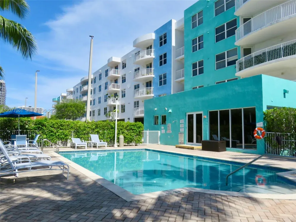 1555 Treasure Dr #412 North Bay Village, FL 33141