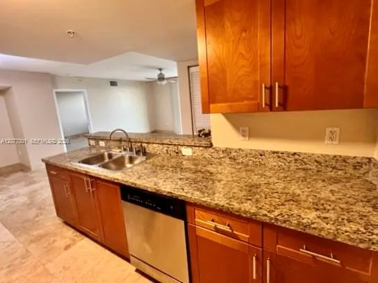 1555 Treasure Dr #412 North Bay Village, FL 33141