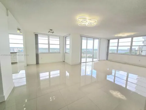 18051 Biscayne Blvd #1204