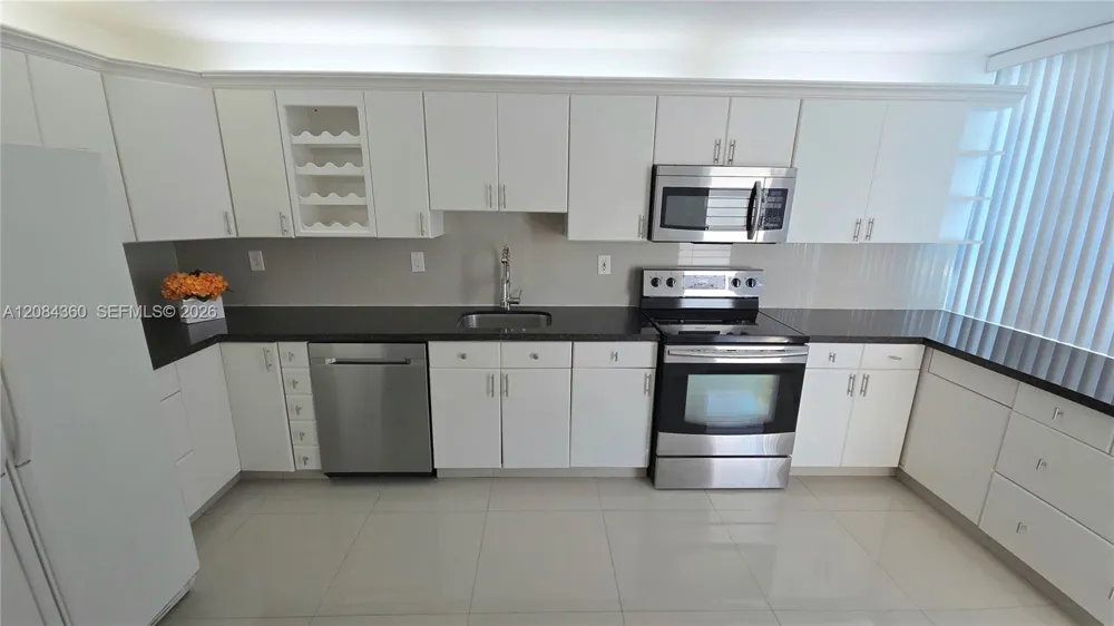 18051 Biscayne Blvd #1204 Aventura, FL 33160