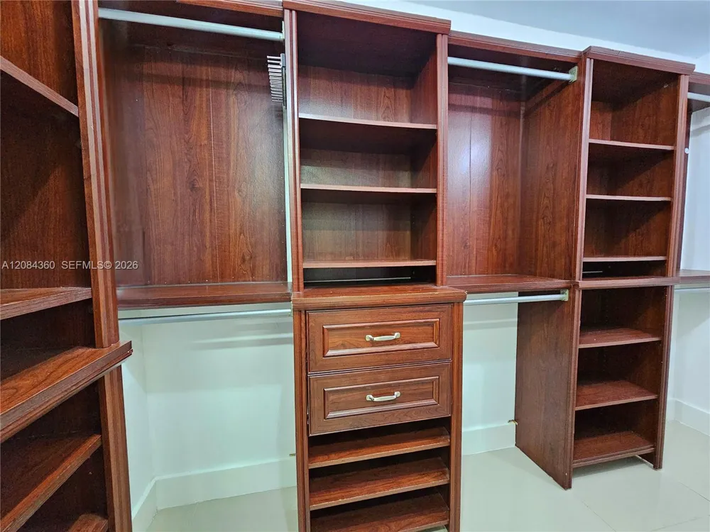 18051 Biscayne Blvd #1204 Aventura, FL 33160