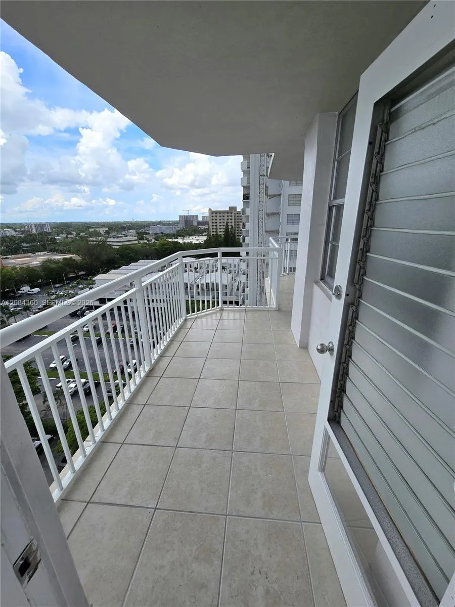 18051 Biscayne Blvd #1204 Aventura, FL 33160