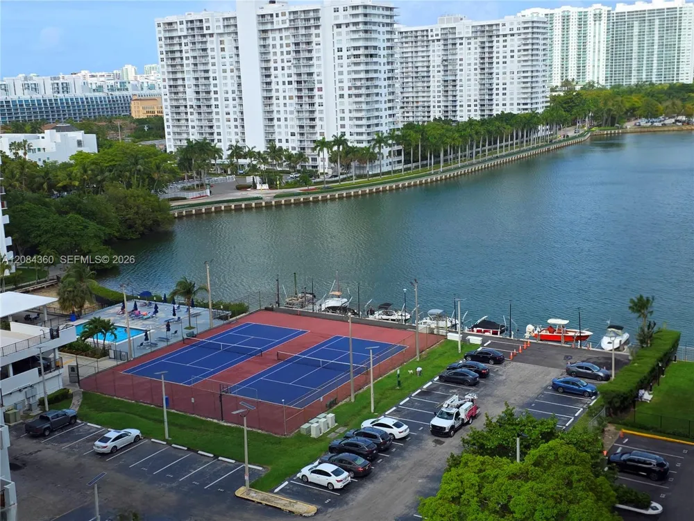 18051 Biscayne Blvd #1204 Aventura, FL 33160