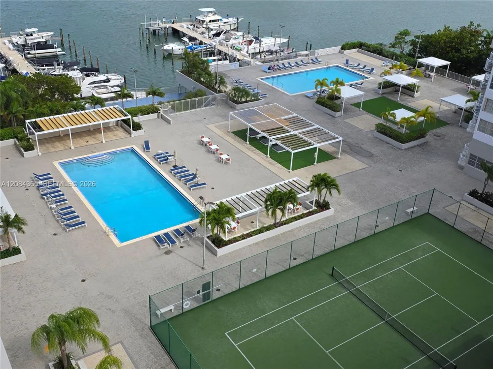 18051 Biscayne Blvd #1204 Aventura, FL 33160