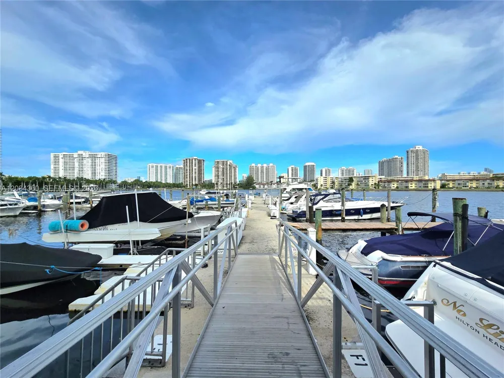 18051 Biscayne Blvd #1204 Aventura, FL 33160