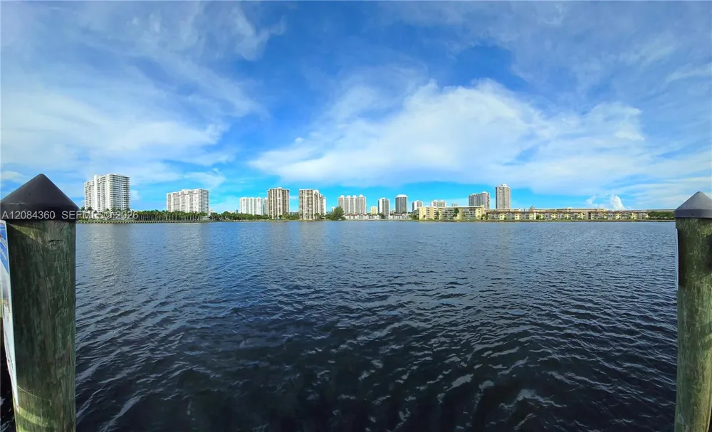 18051 Biscayne Blvd #1204 Aventura, FL 33160