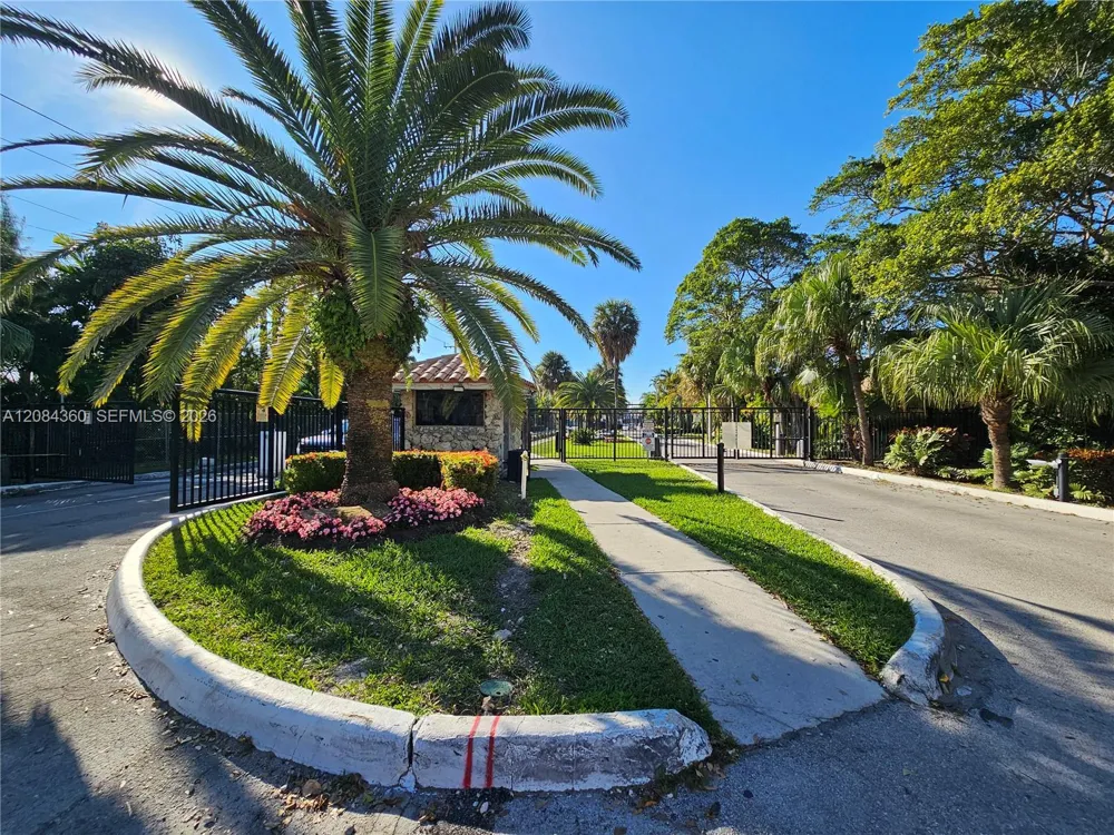 18051 Biscayne Blvd #1204 Aventura, FL 33160