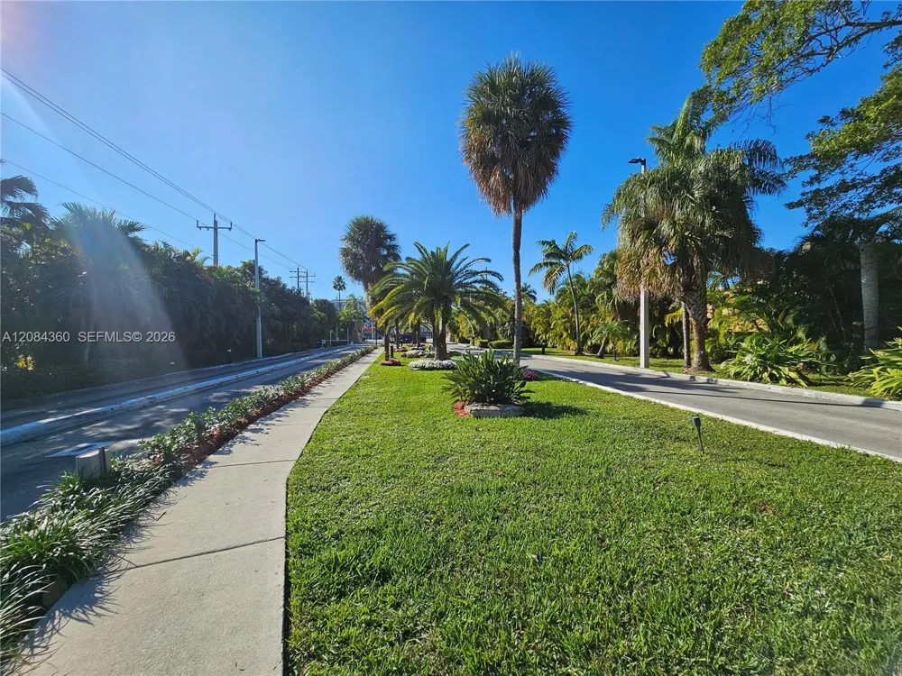 18051 Biscayne Blvd #1204 Aventura, FL 33160