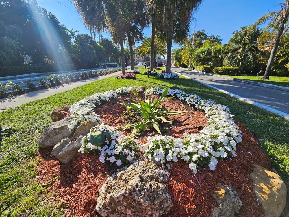 18051 Biscayne Blvd #1204 Aventura, FL 33160