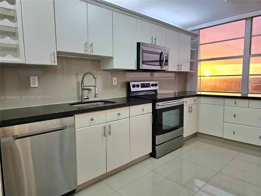 18051 Biscayne Blvd #1204 Aventura, FL 33160