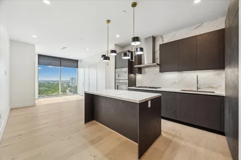 1711 Allen Parkway #1702