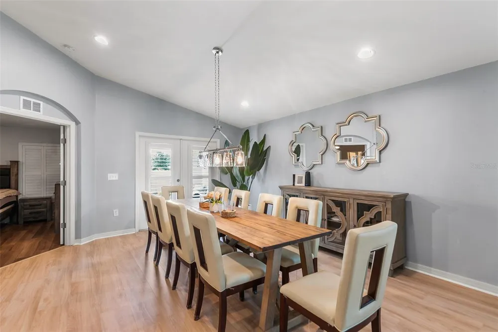 171 LAKE MARIANA PLACE Auburndale, FL 33823