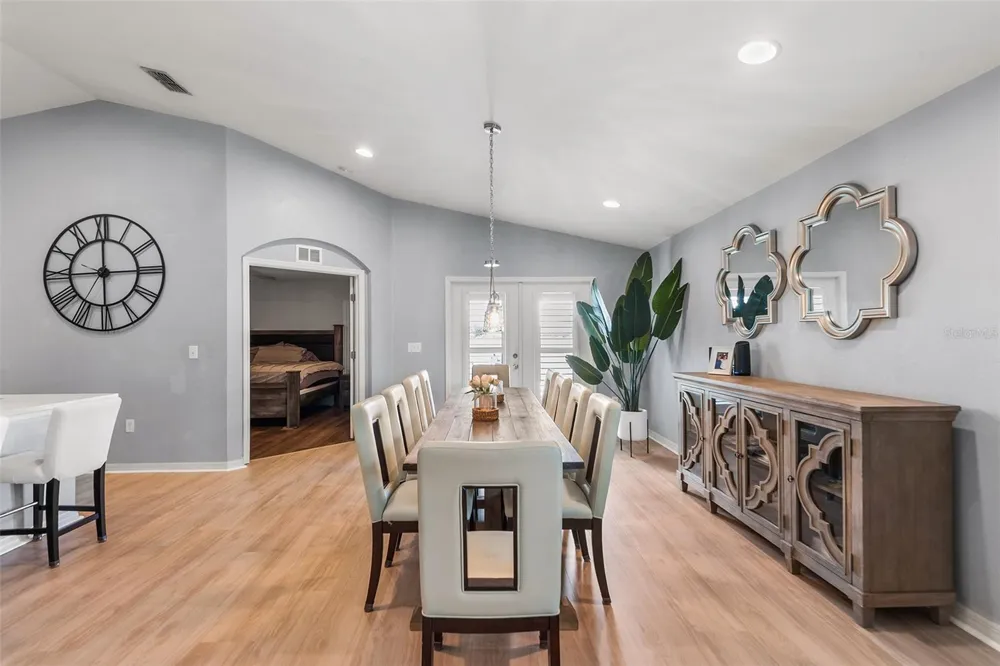 171 LAKE MARIANA PLACE Auburndale, FL 33823