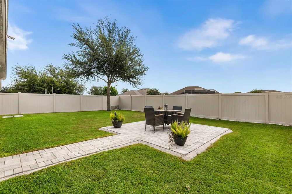 171 LAKE MARIANA PLACE Auburndale, FL 33823