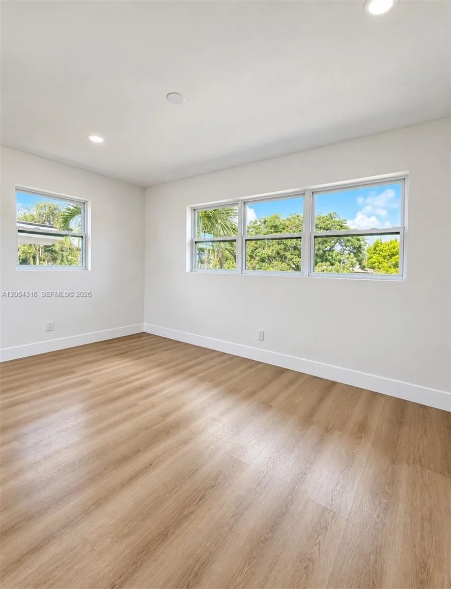 400 SW 31st Ave Fort Lauderdale, FL 33312