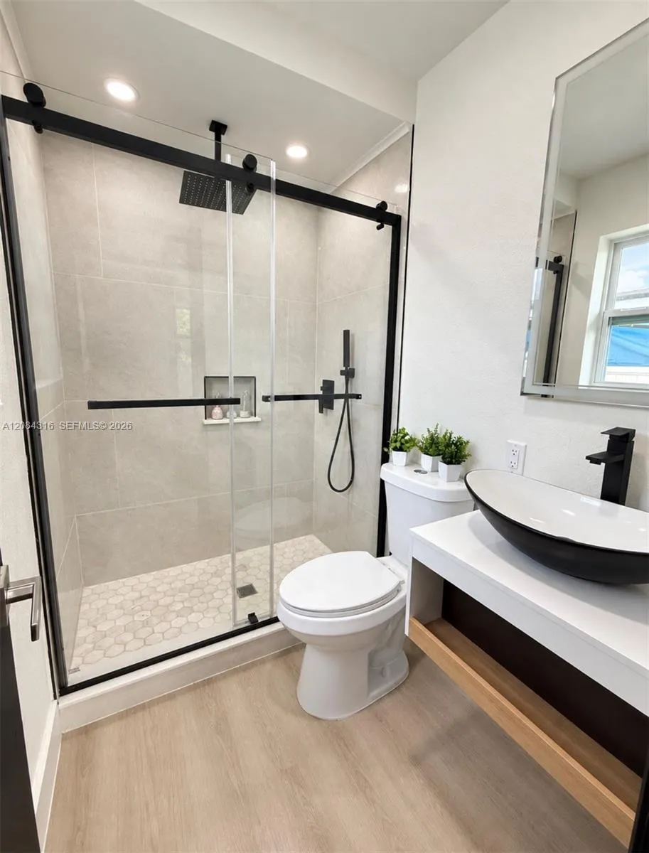400 SW 31st Ave Fort Lauderdale, FL 33312