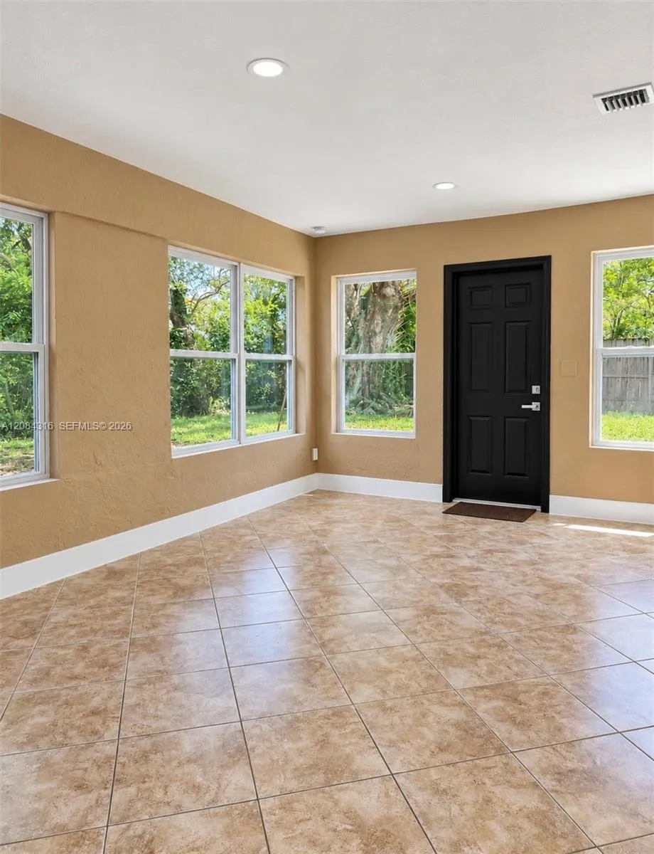 400 SW 31st Ave Fort Lauderdale, FL 33312